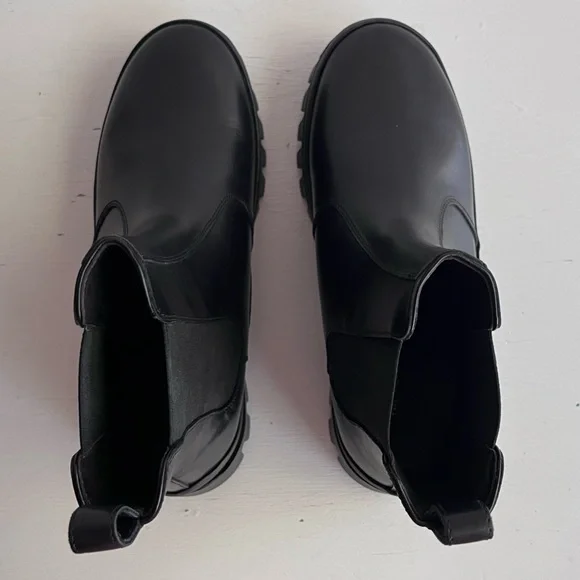 🔴SOLD🔴 THE ROW Greta Lug Sole Winter Chelsea Boot- Black - Picture 11 of 16